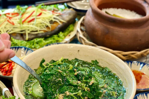 Cơm Niêu Rau Tập Tàng