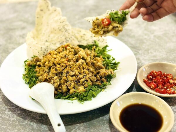 Lươn Bằm Xúc Bánh Đa